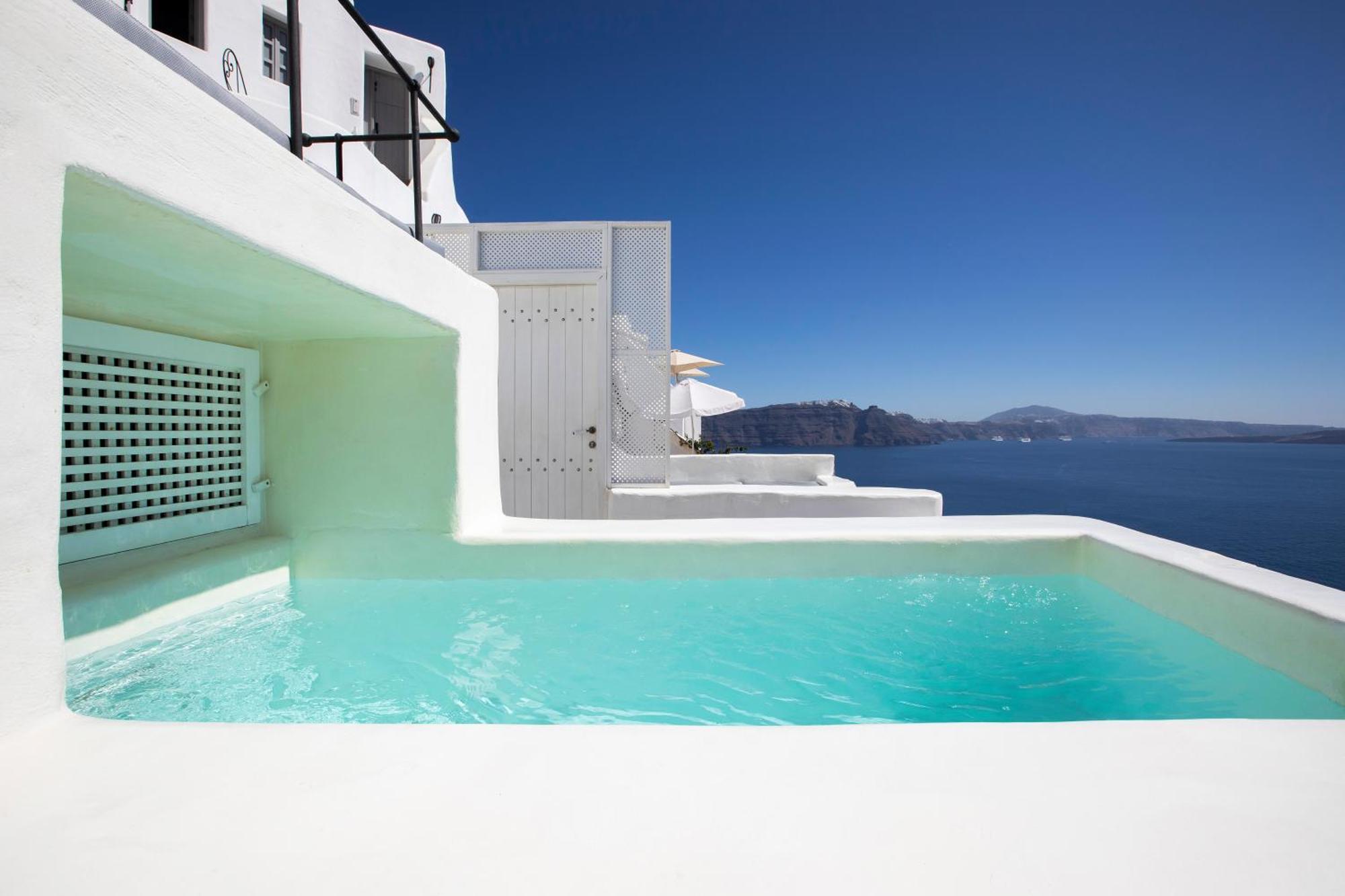 Superior Suite Outdoor Plunge Pool Caldera View,1542511489:JPEG